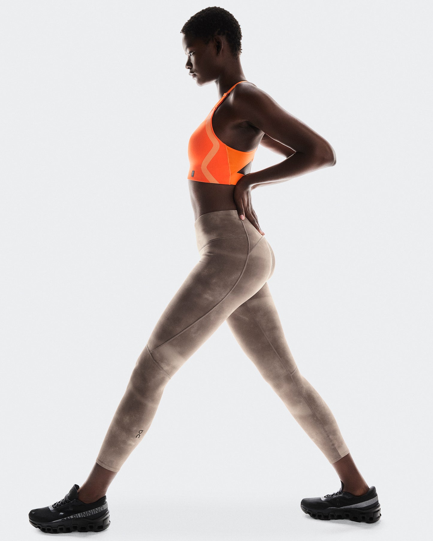 Performance Tight 7/8 AOP
