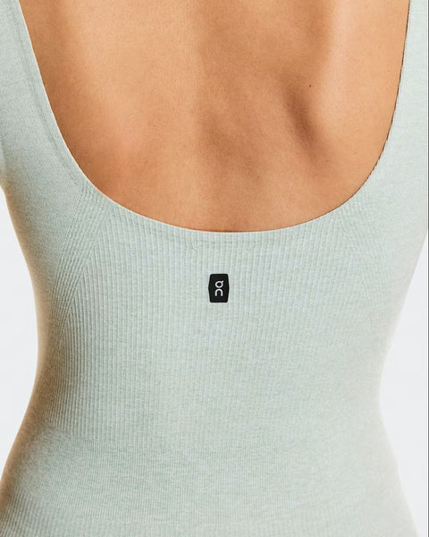 Form-fitting and stretchy